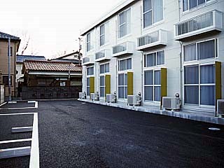 レオパレスグリーンコーポ多摩 外観