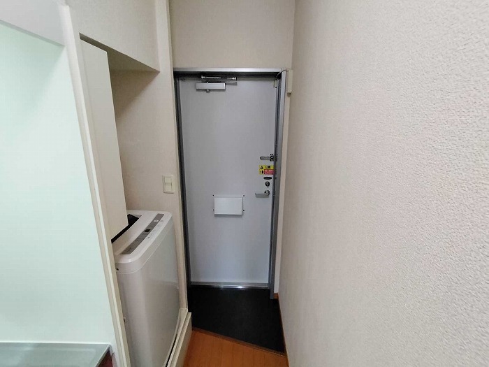 レオパレスソルヴェーグ 玄関