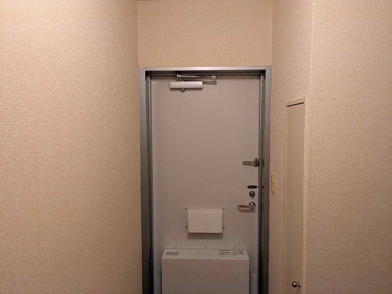 レオパレスシャンテＡ 玄関
