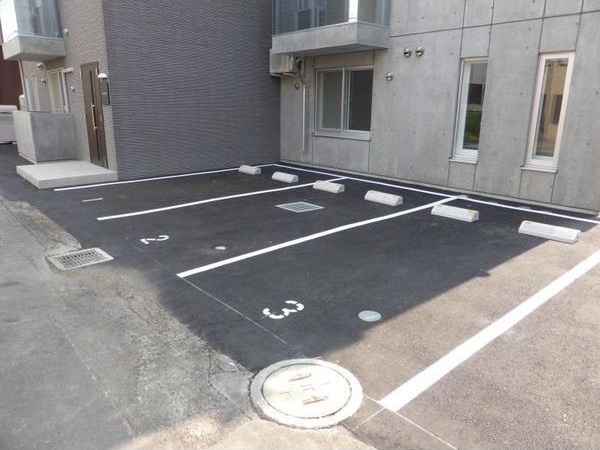 ラフレーズ菊水 駐車場