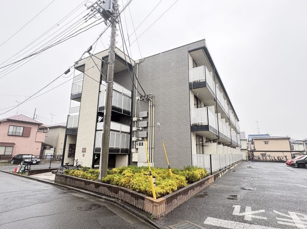 レオパレスリバーパーク 外観