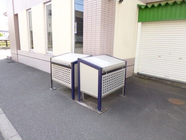 24軒グローリーマンション エントランス