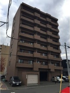 アヴィンズ平岸 駐車場