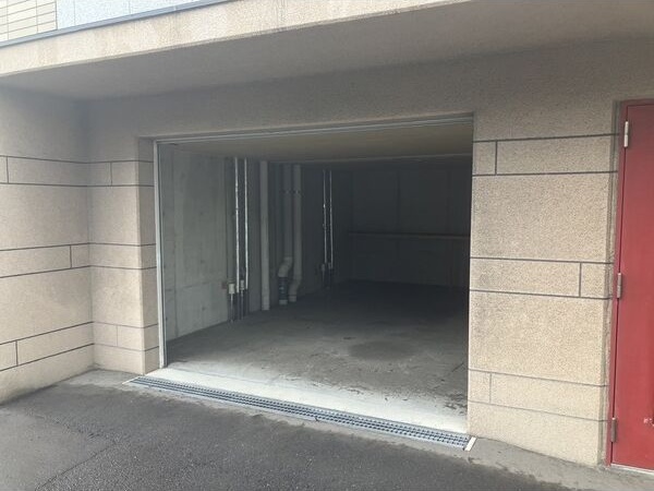 グランビアII 駐車場