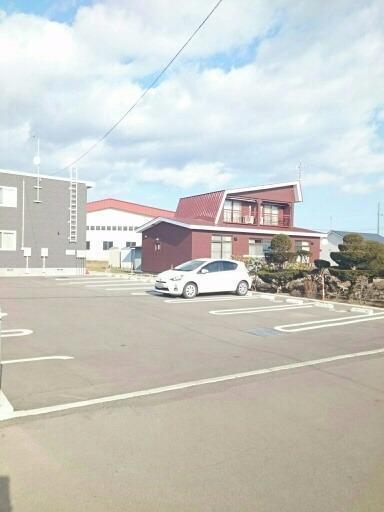 モッソ・コンブリオ 駐車場