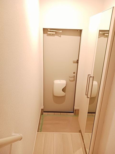 クレイトンハウス新橋Ⅰ 玄関