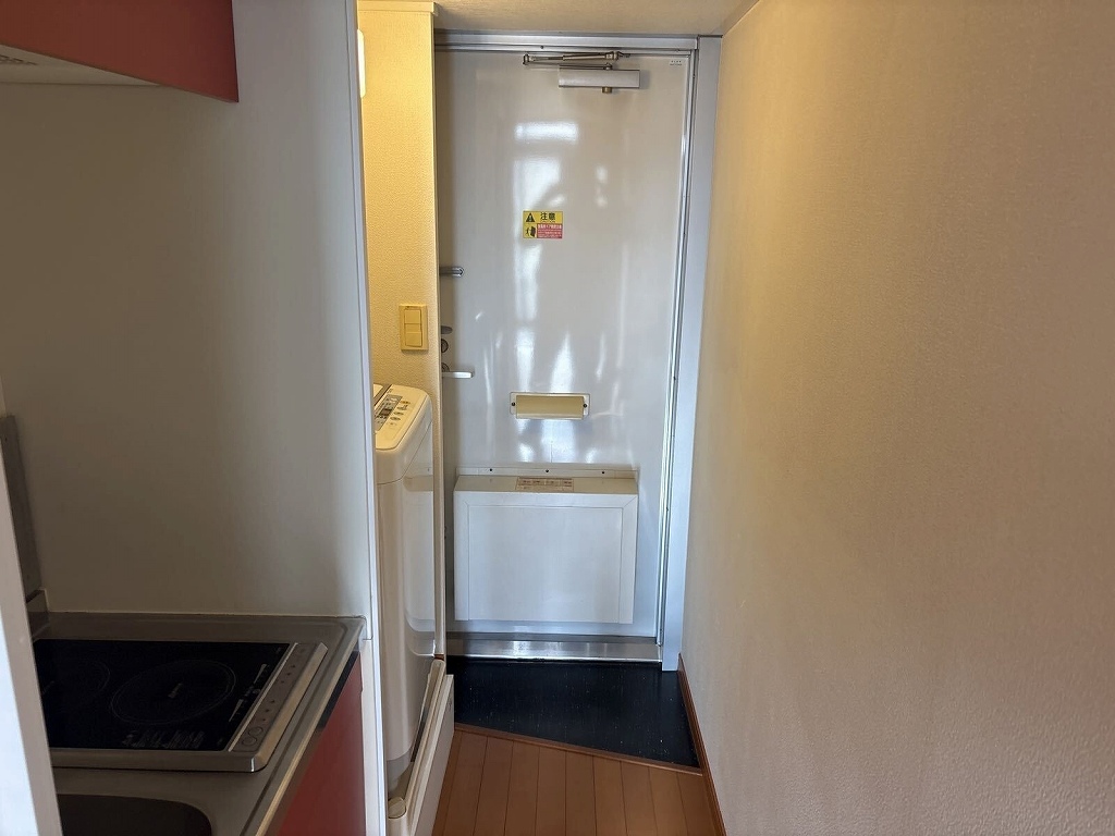 レオパレスアミー 玄関