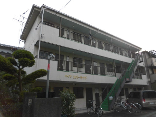 ハイツリバーサイド 外観