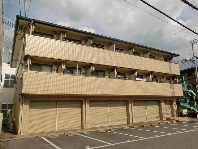 ファミール３号館 外観