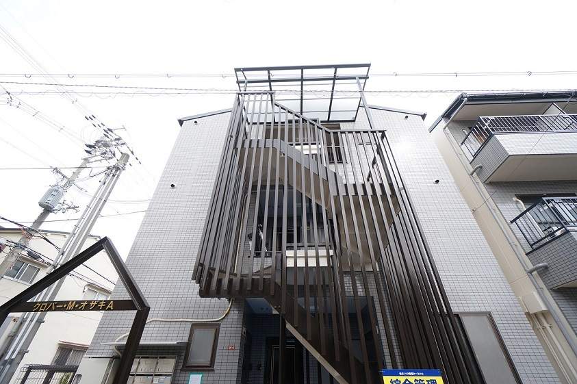 クローバーMオザキA棟 外観