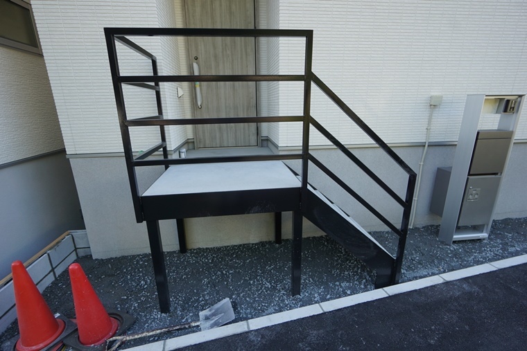 真上の家 その他