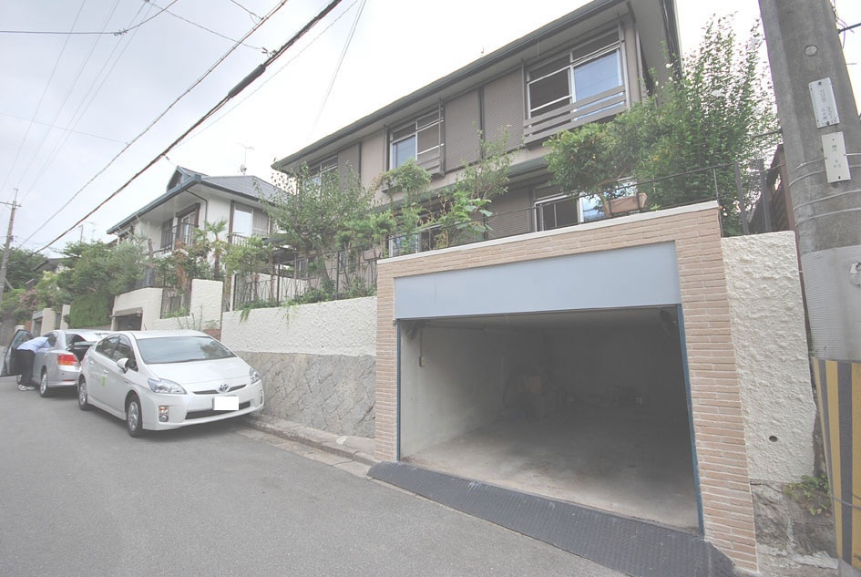 高槻市日吉台七番町　賃貸一戸建て 外観