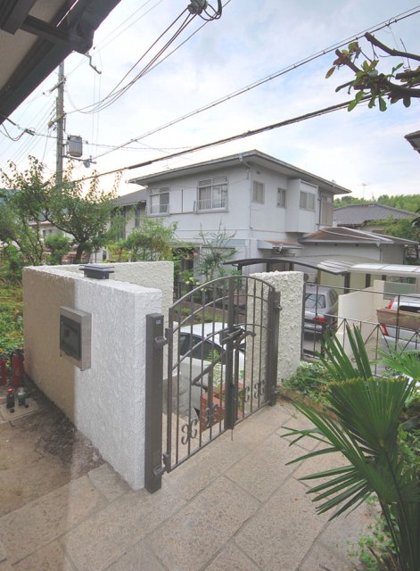 高槻市日吉台七番町　賃貸一戸建て 外観