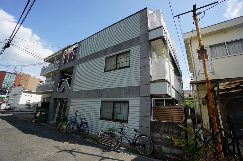 レリーサ真上 外観