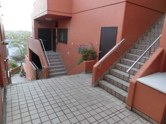 高槻ハイツ 外観