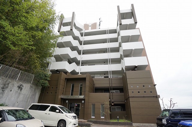 リアライズ高槻 外観