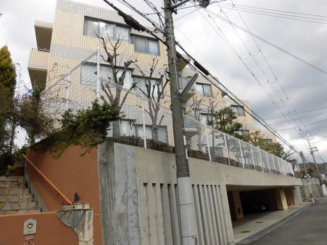 ライオンズヒルズ高槻 外観
