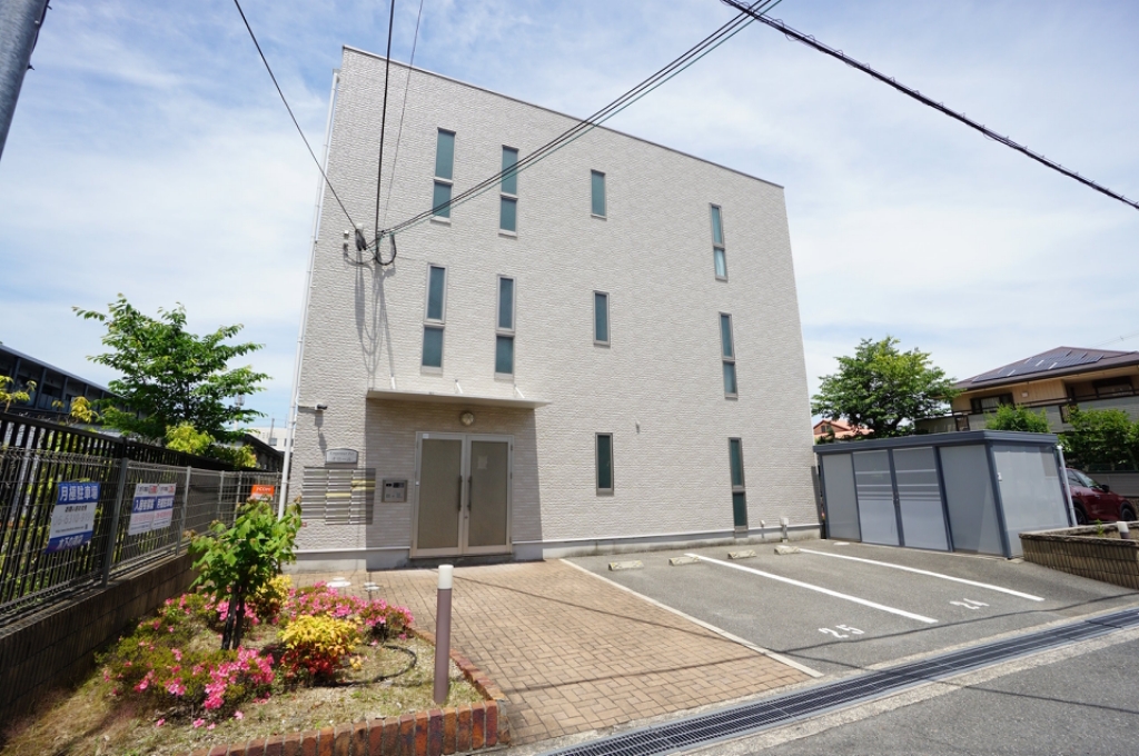 アンプルールフェールオロール 外観