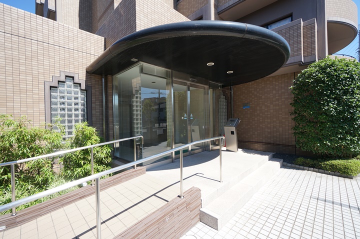 アルフォルス・エム その他