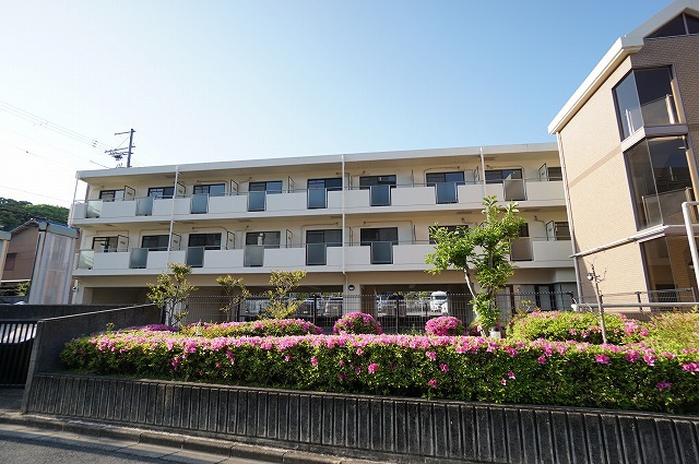 ロイヤルハイツ 外観