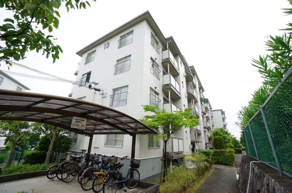 塚原台ハイツ１３号棟 外観