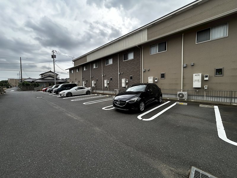 グラシア　B 駐車場