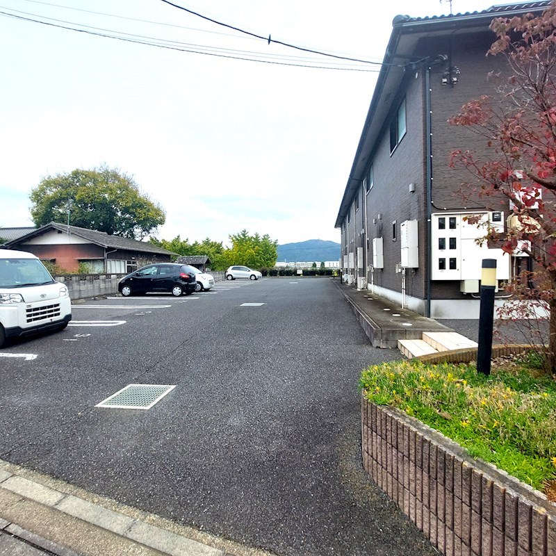 フォンターナＥＳＴ・Ⅰ 駐車場