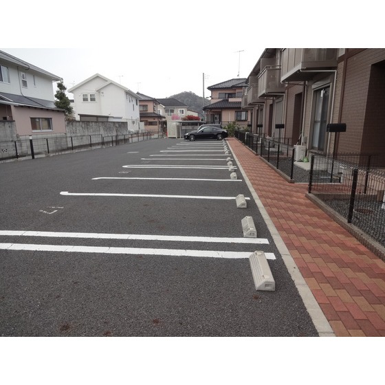 Ｅ．Ｌ．Ｔ（Ｂ） 駐車場