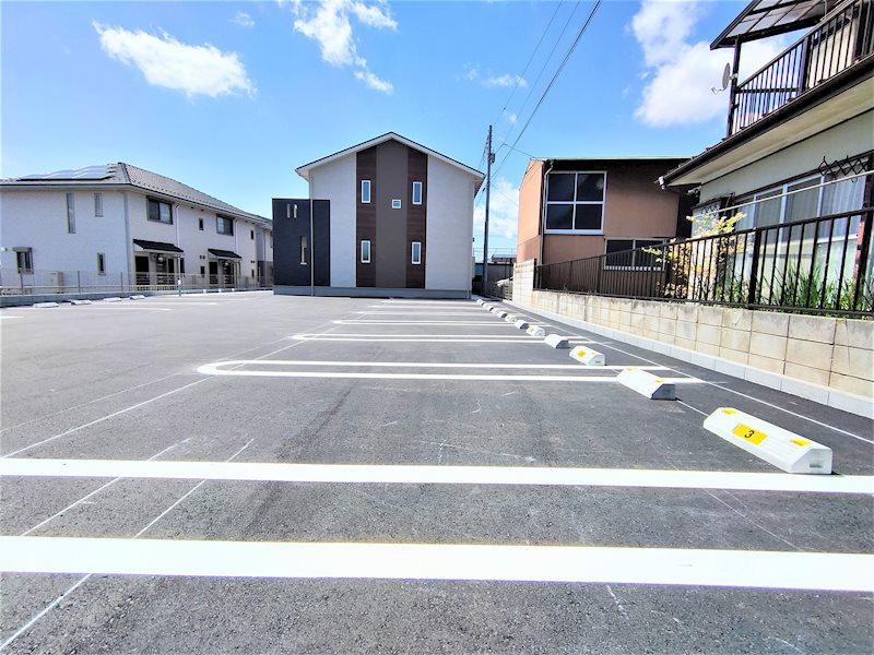 LVR 駐車場