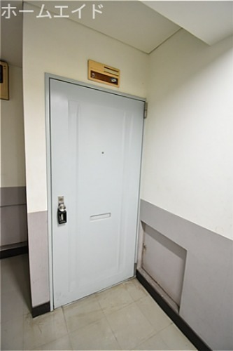 朝日マンション（区分所有建物の賃貸区画） 玄関