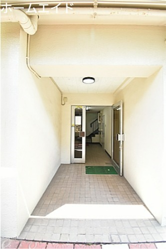 朝日マンション（区分所有建物の賃貸区画） エントランス