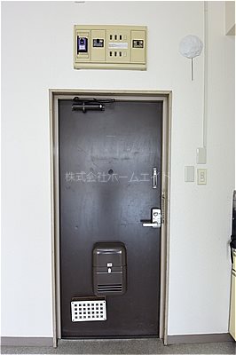 安西ビル 玄関