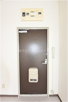 安西ビル 玄関