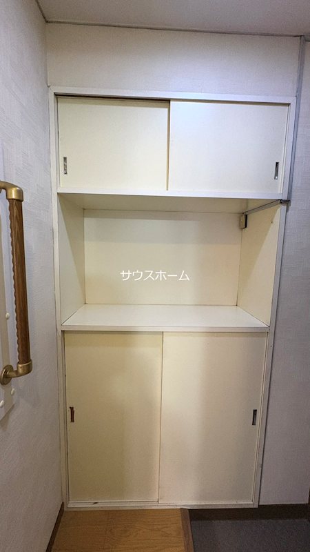 栄屋ハイツ  玄関