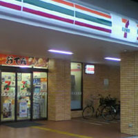 モートレイン土佐堀通 コンビニ