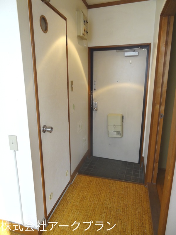 麻里布８８ビル 玄関