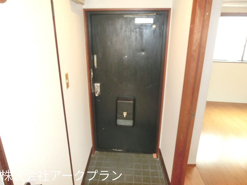 麻里布８８ビル 玄関