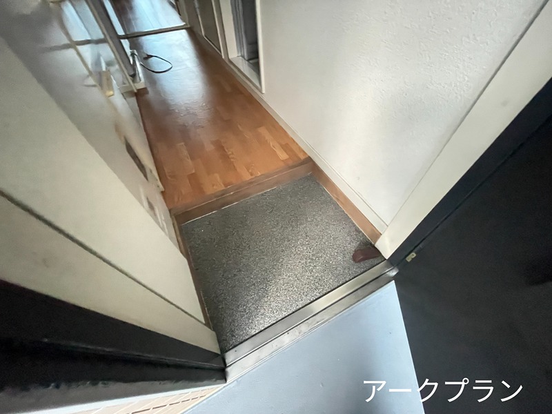 西松原レジデンス 玄関
