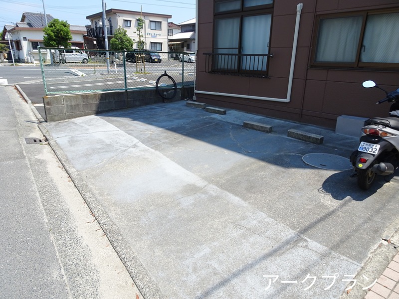 ラヴィオン 駐車場