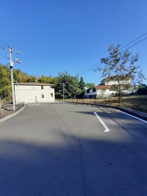 リナージェ 駐車場