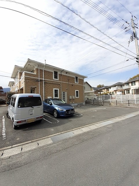 フランメゾンＢ棟 駐車場