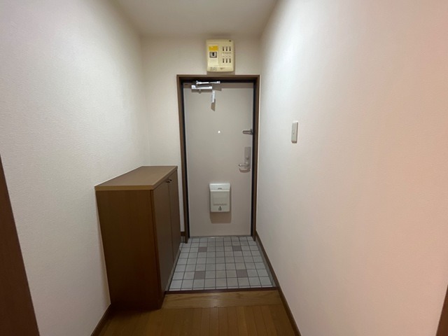 グランビュー平田 玄関