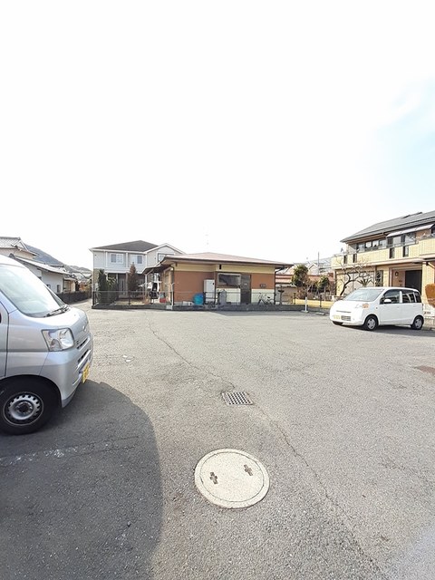 ＣＯＳＭＯ　ＬＯＲＤ 駐車場