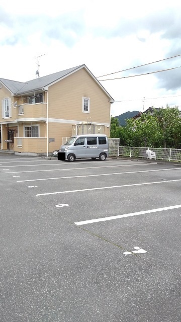 ラコート・フジＡ 駐車場