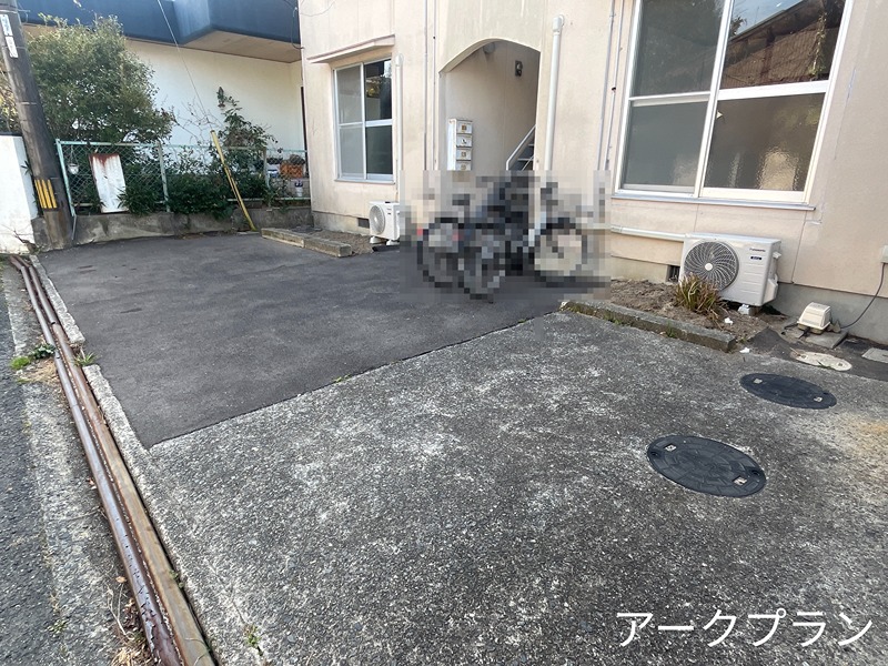 つづみ荘 駐車場