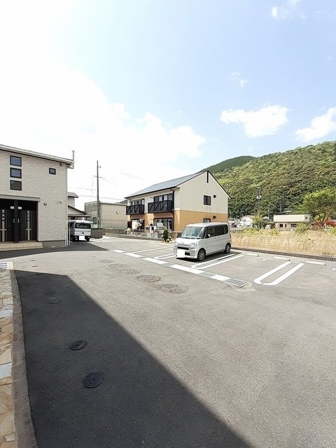 グリシーヌ　Ⅰ 駐車場