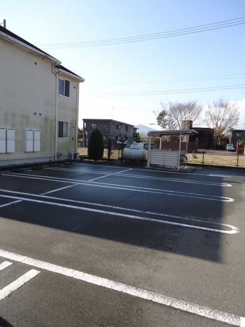 エル・セレッソＡ 駐車場