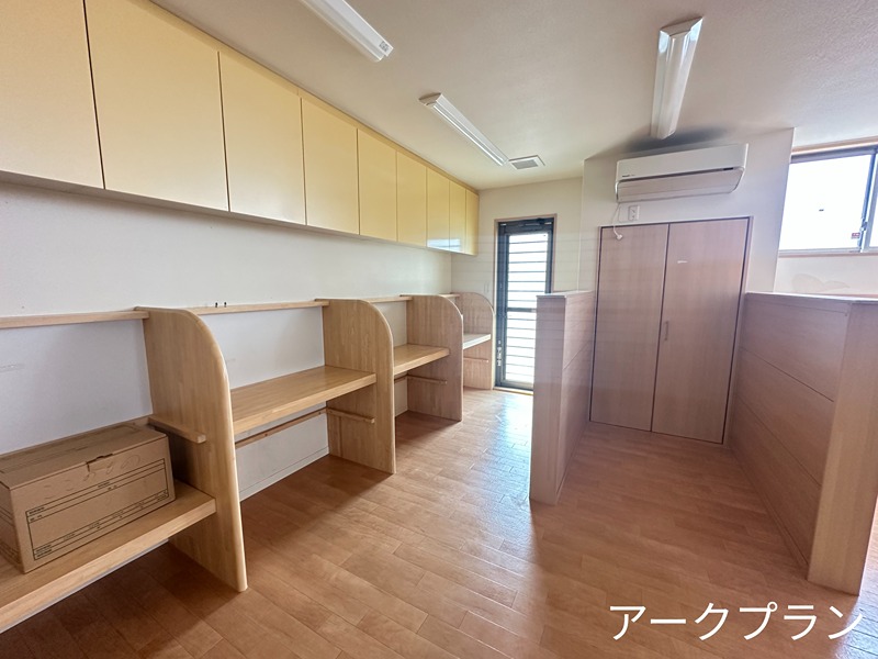 今津町テナント ロビー