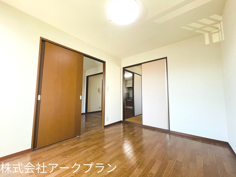 ハピネスサカエ ベッドルーム