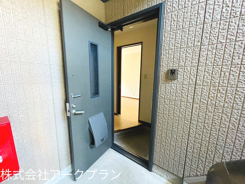 プティボア２１ 玄関